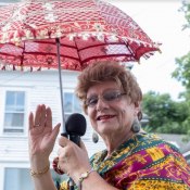Lady-di-umbrella